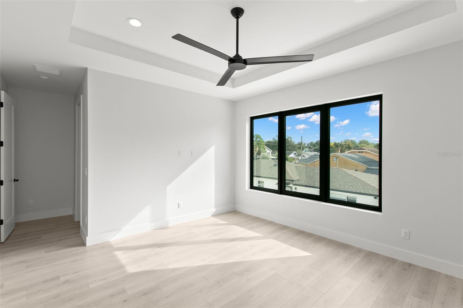Image 12 of 23 For 2209 Boulevard  2