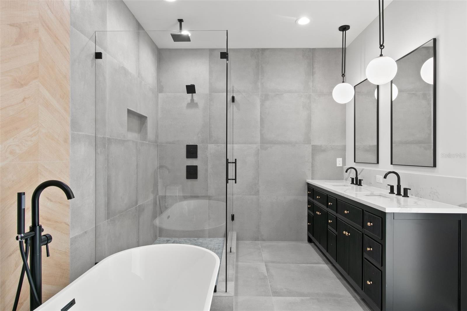 Image 14 of 23 For 2209 Boulevard  2