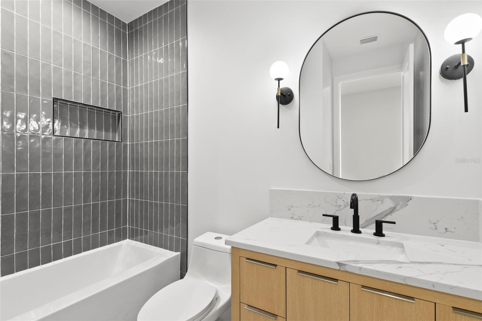 Image 16 of 23 For 2209 Boulevard  2