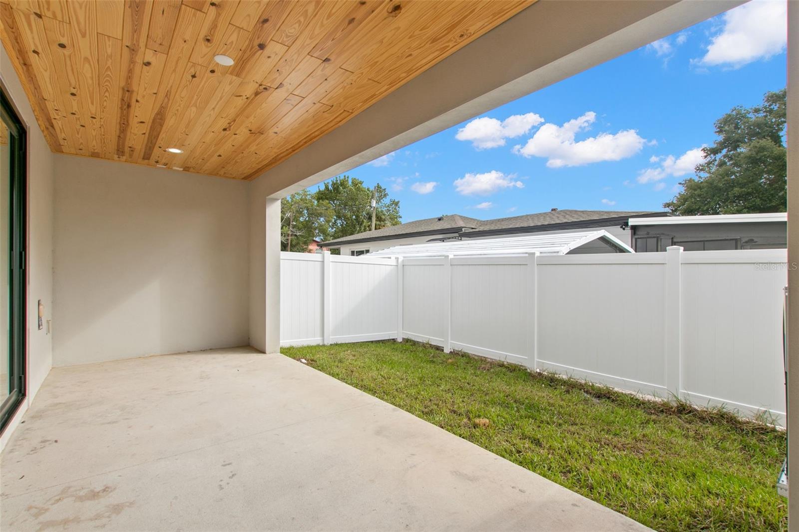 Image 22 of 23 For 2209 Boulevard  2