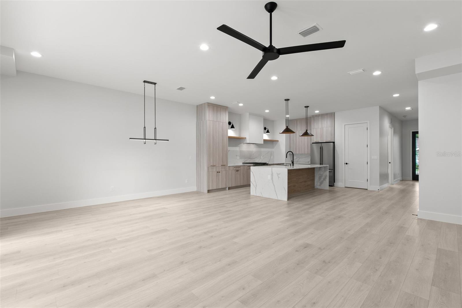 Image 8 of 23 For 2209 Boulevard  2