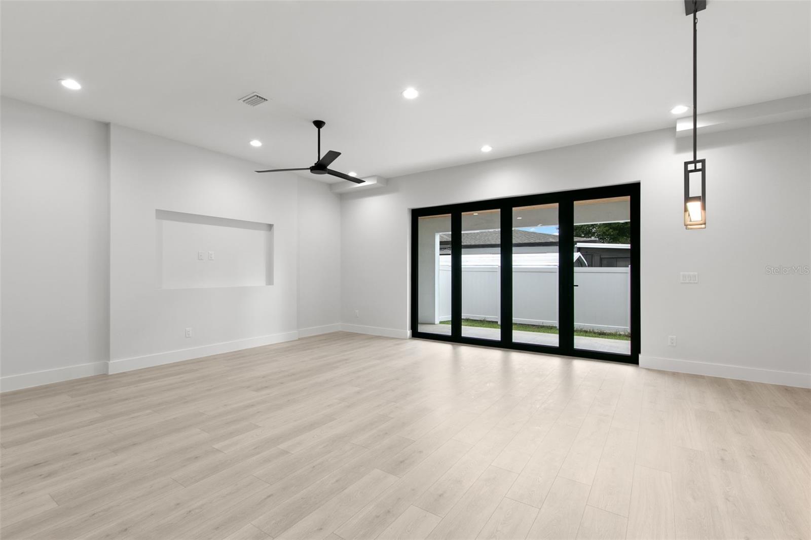 Image 9 of 23 For 2209 Boulevard  2