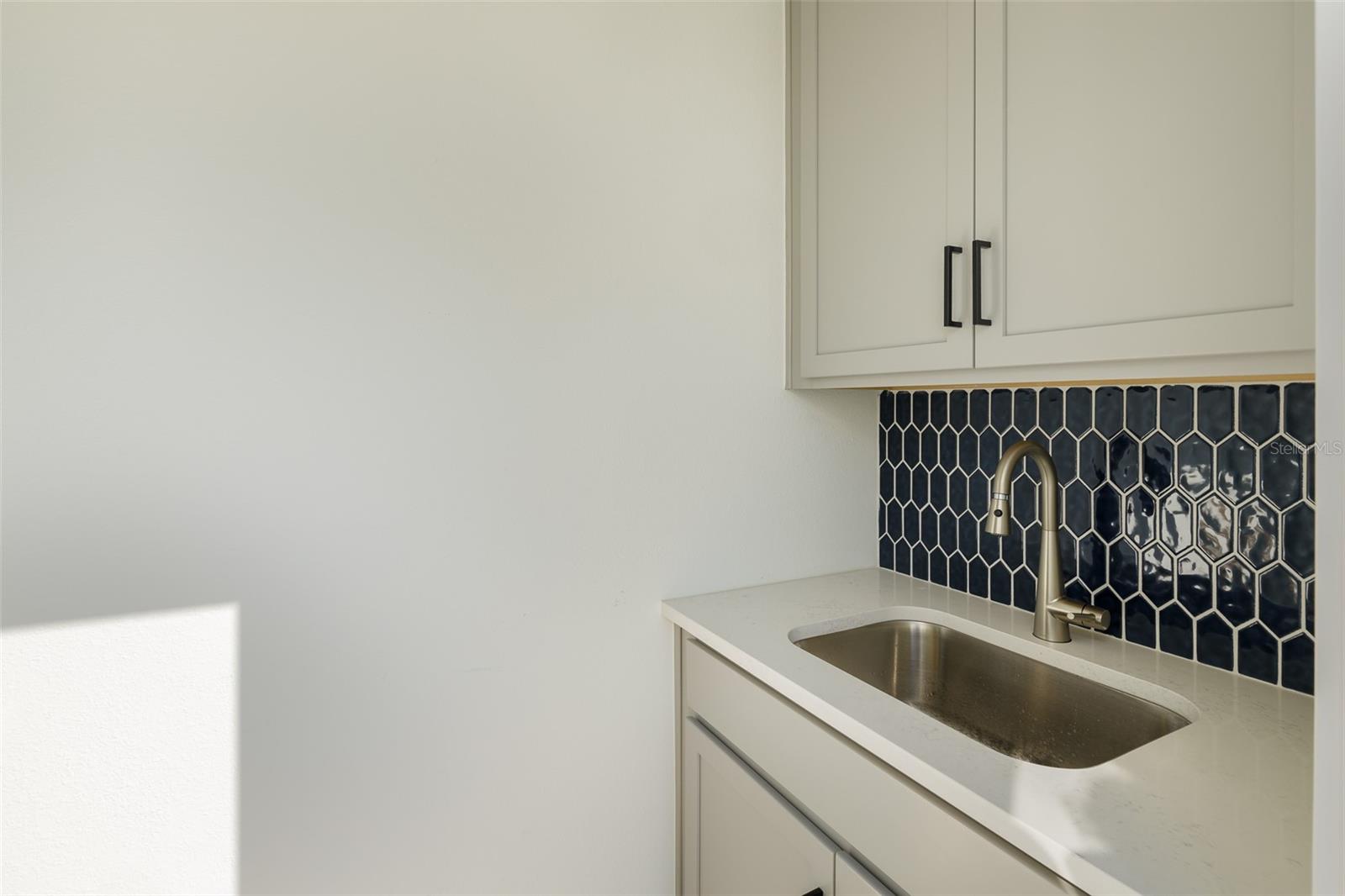 Image 17 of 21 For 317 15th Street N