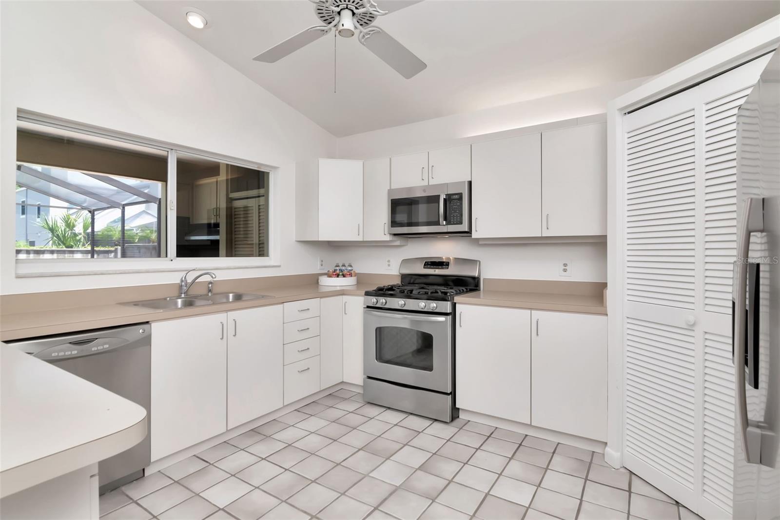Image 10 of 35 For 2120 Hesperides Street