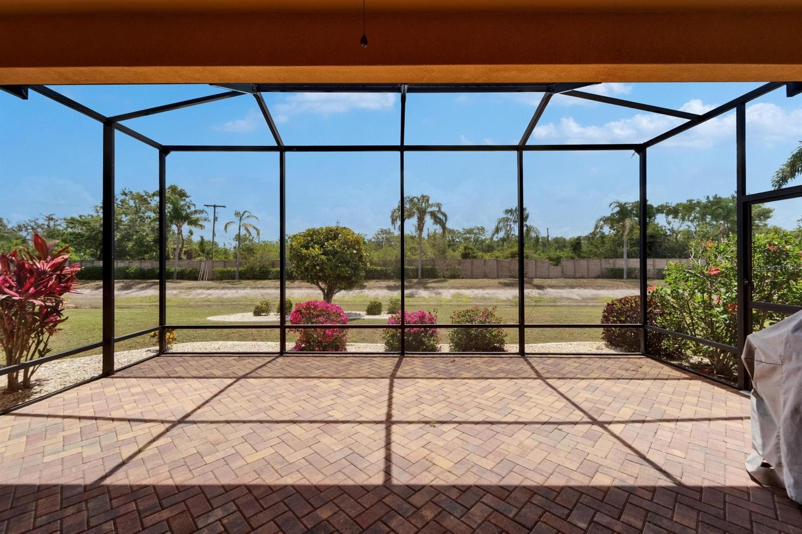 Image 11 of 50 For 1643 Emerald Dunes Drive