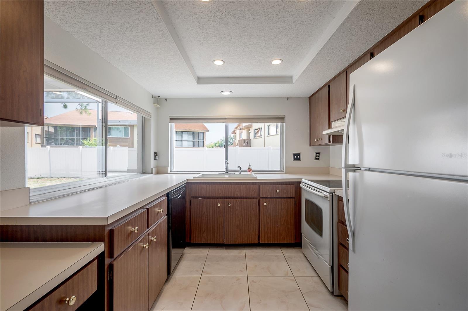 Listing photo id 11 for 4435 Sail Drive