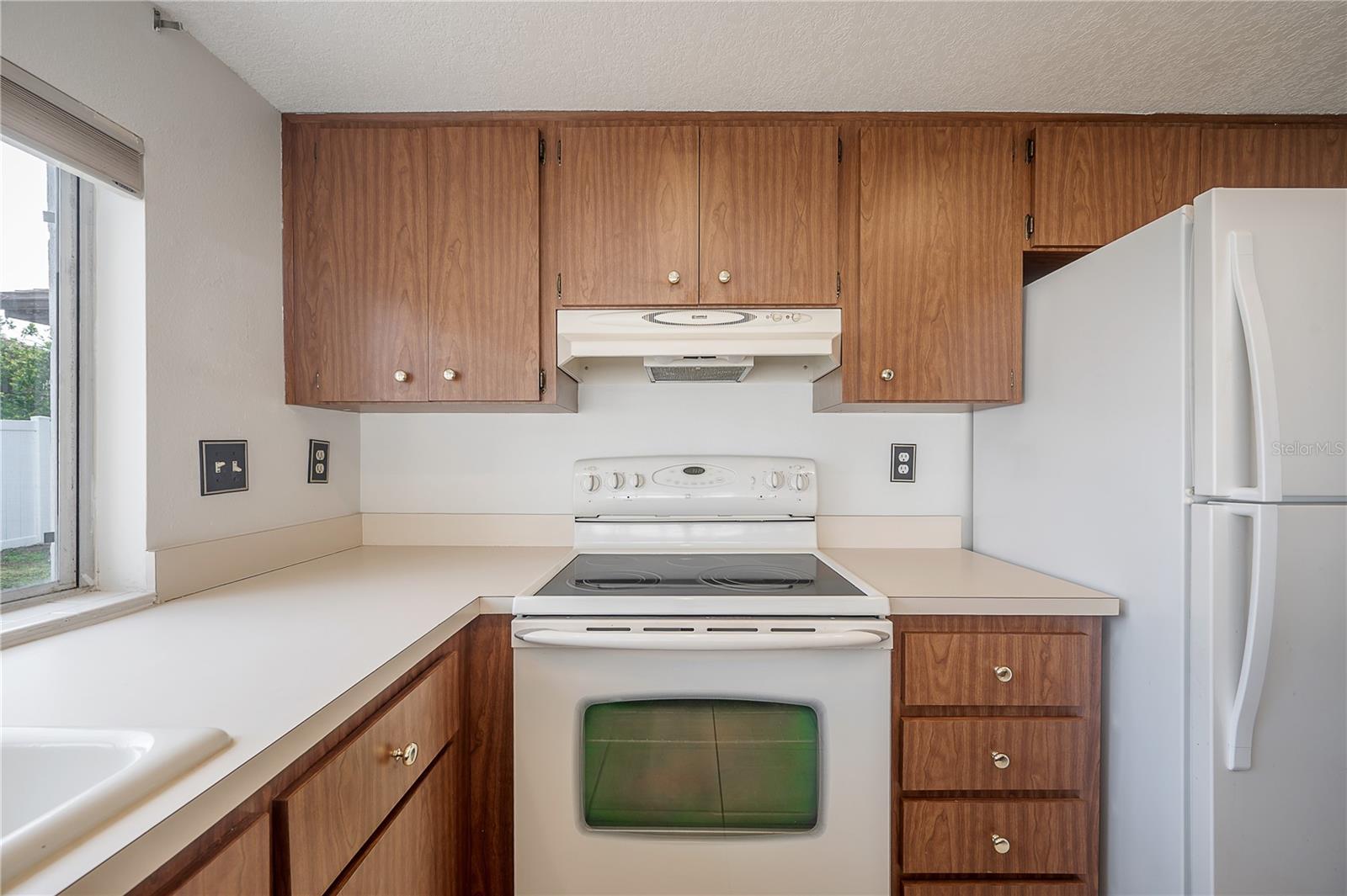 Listing photo id 12 for 4435 Sail Drive