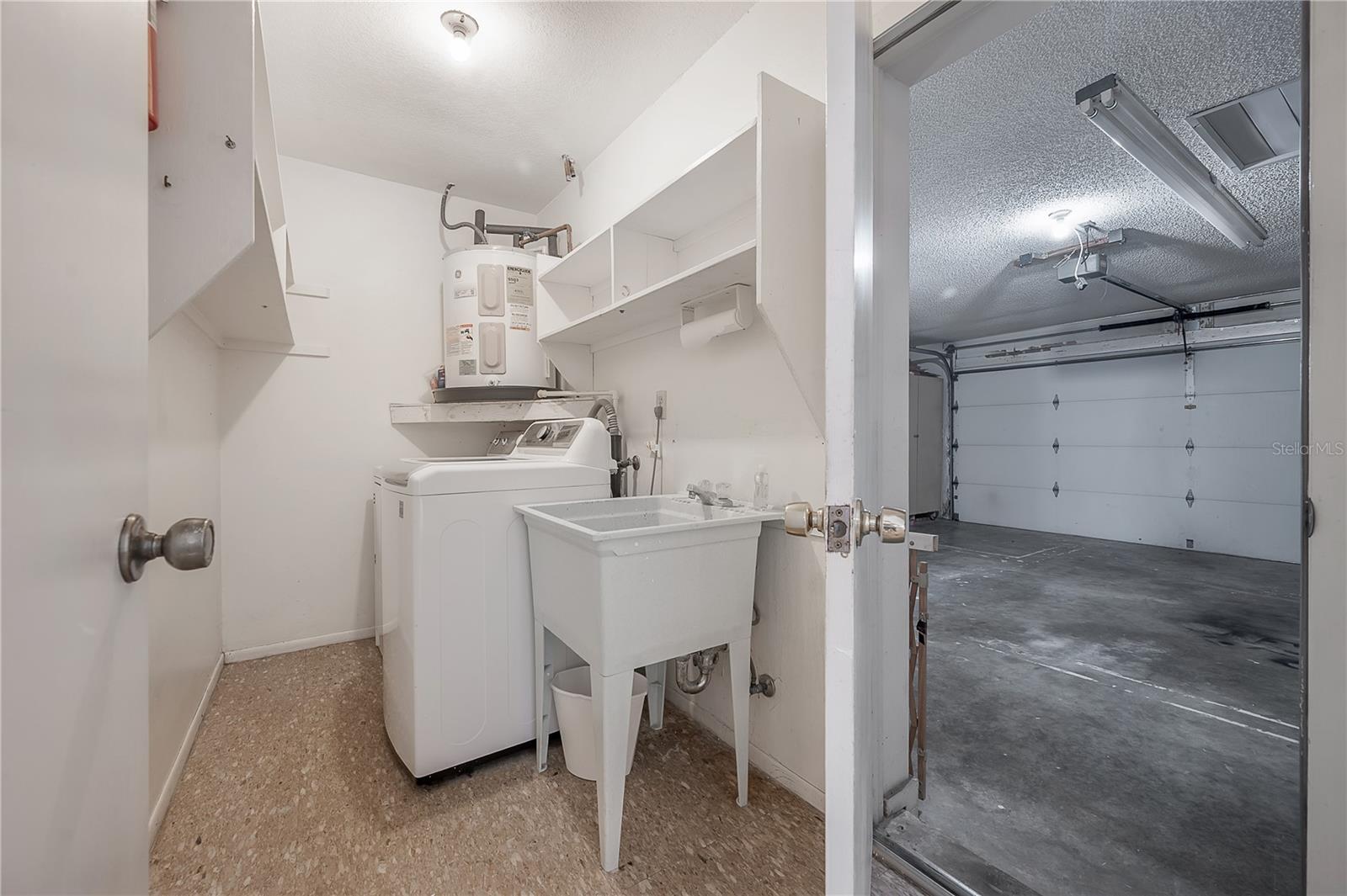 Listing photo id 21 for 4435 Sail Drive