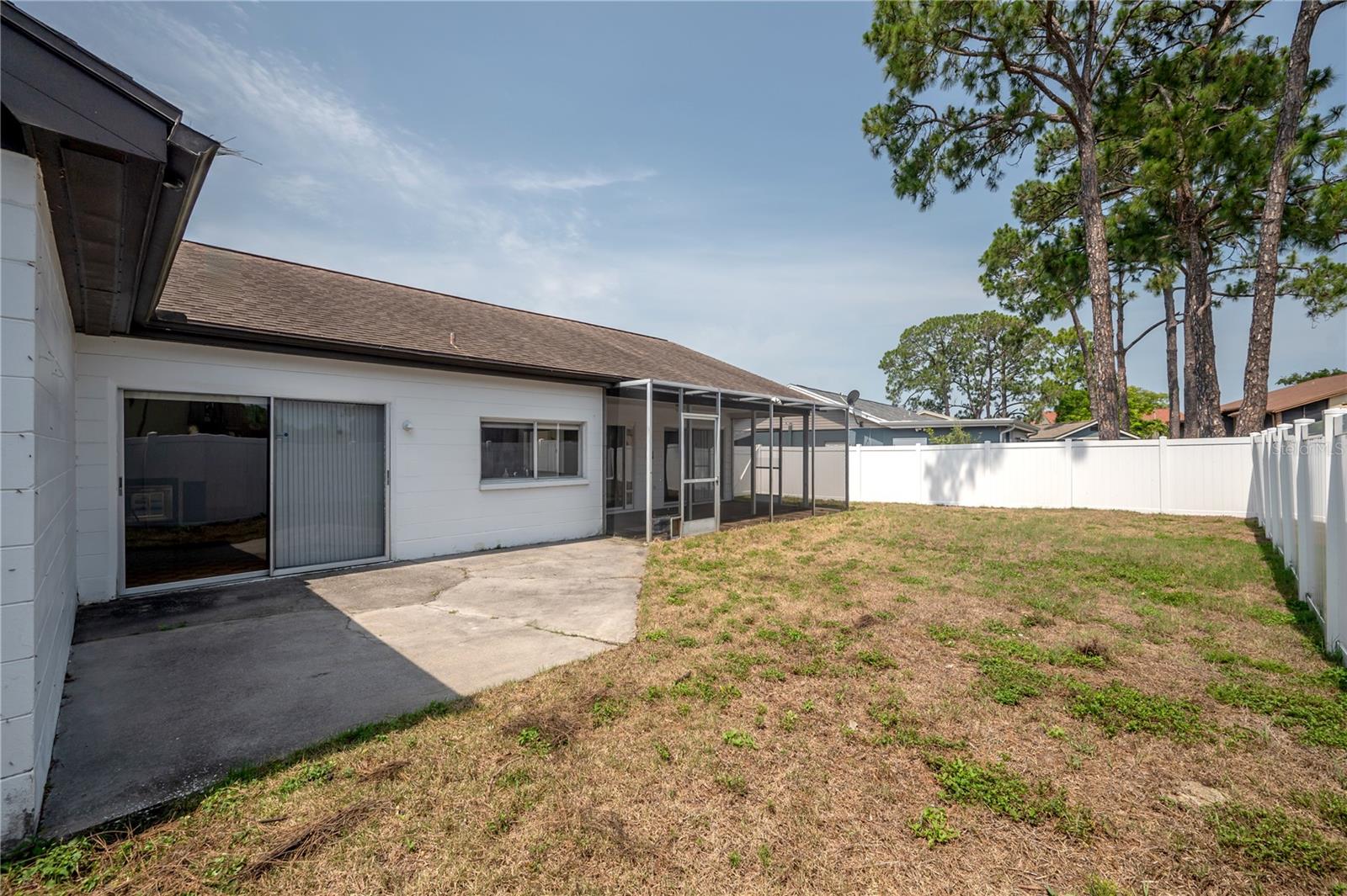 Listing photo id 25 for 4435 Sail Drive