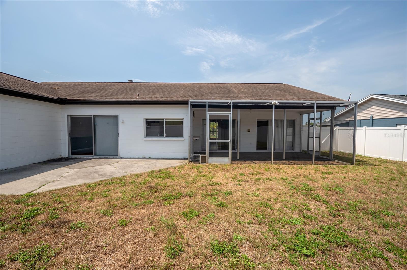 Listing photo id 26 for 4435 Sail Drive