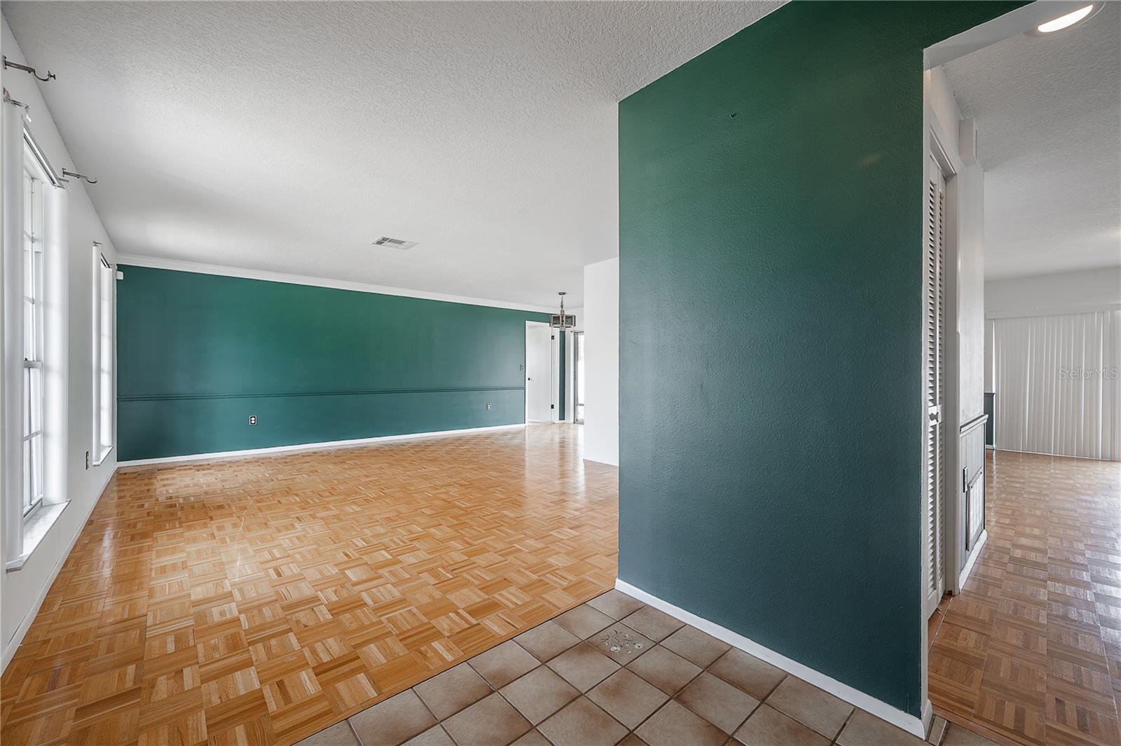 Listing photo id 2 for 4435 Sail Drive