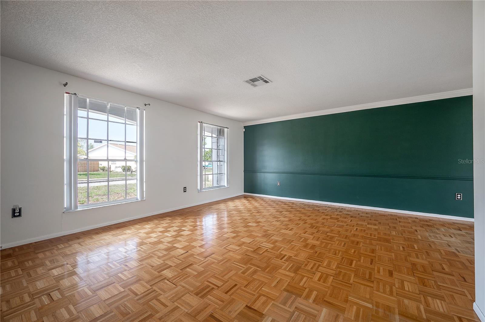 Listing photo id 4 for 4435 Sail Drive