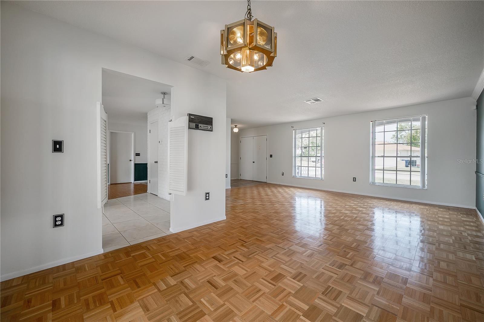 Listing photo id 6 for 4435 Sail Drive