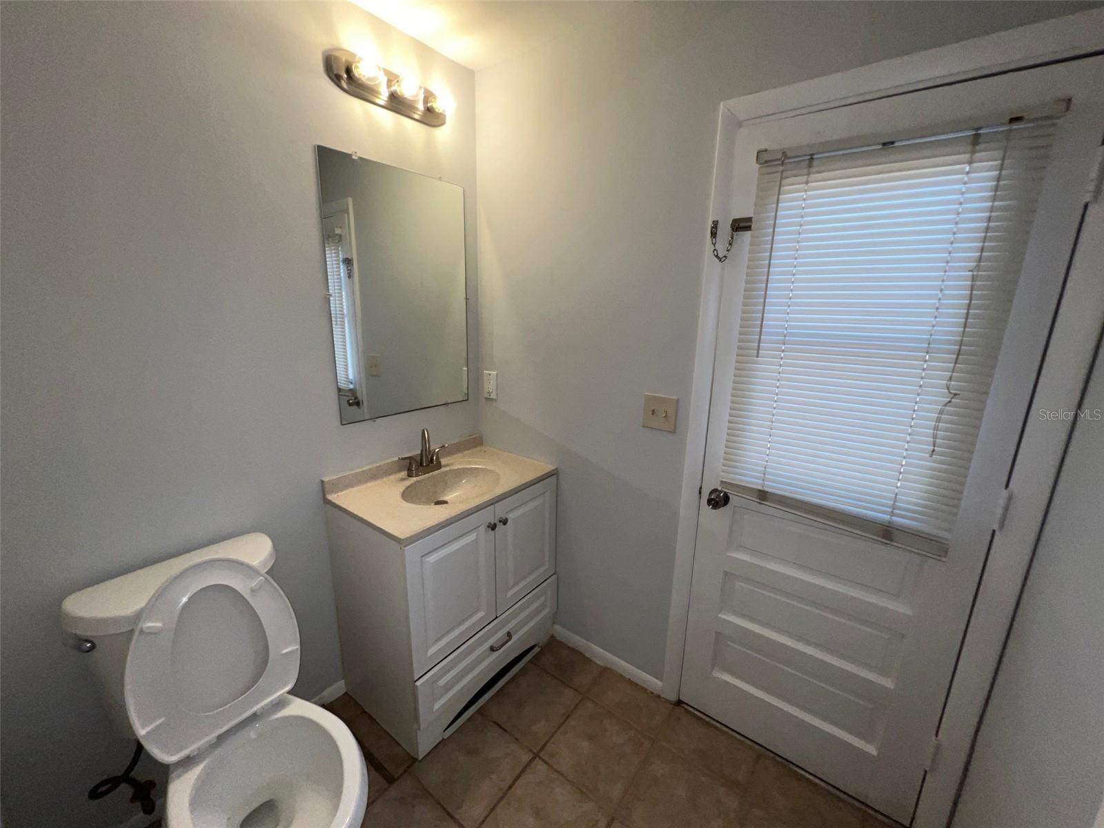 Listing photo id 10 for 14667 Pine Glen Creek 14667