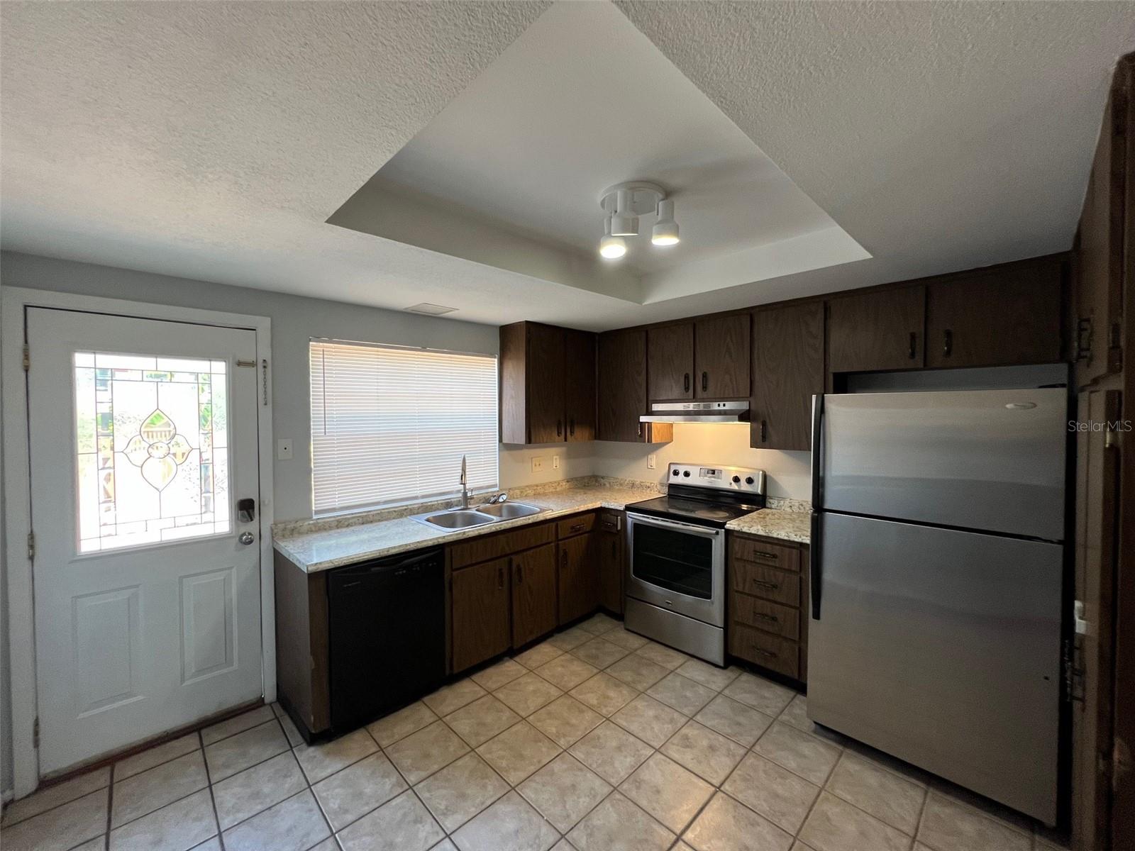 Listing photo id 15 for 14667 Pine Glen Creek 14667