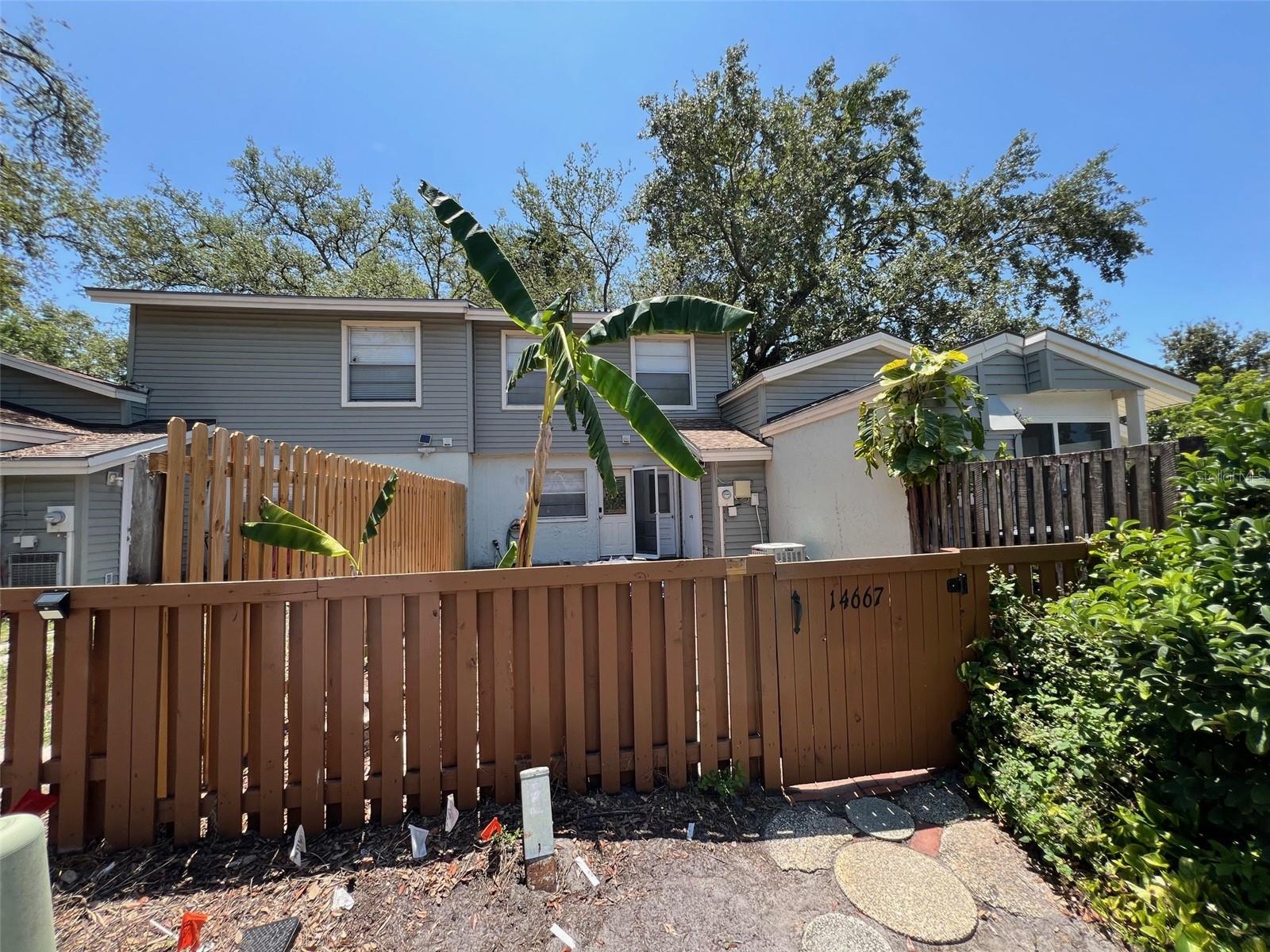 Listing photo id 2 for 14667 Pine Glen Creek 14667