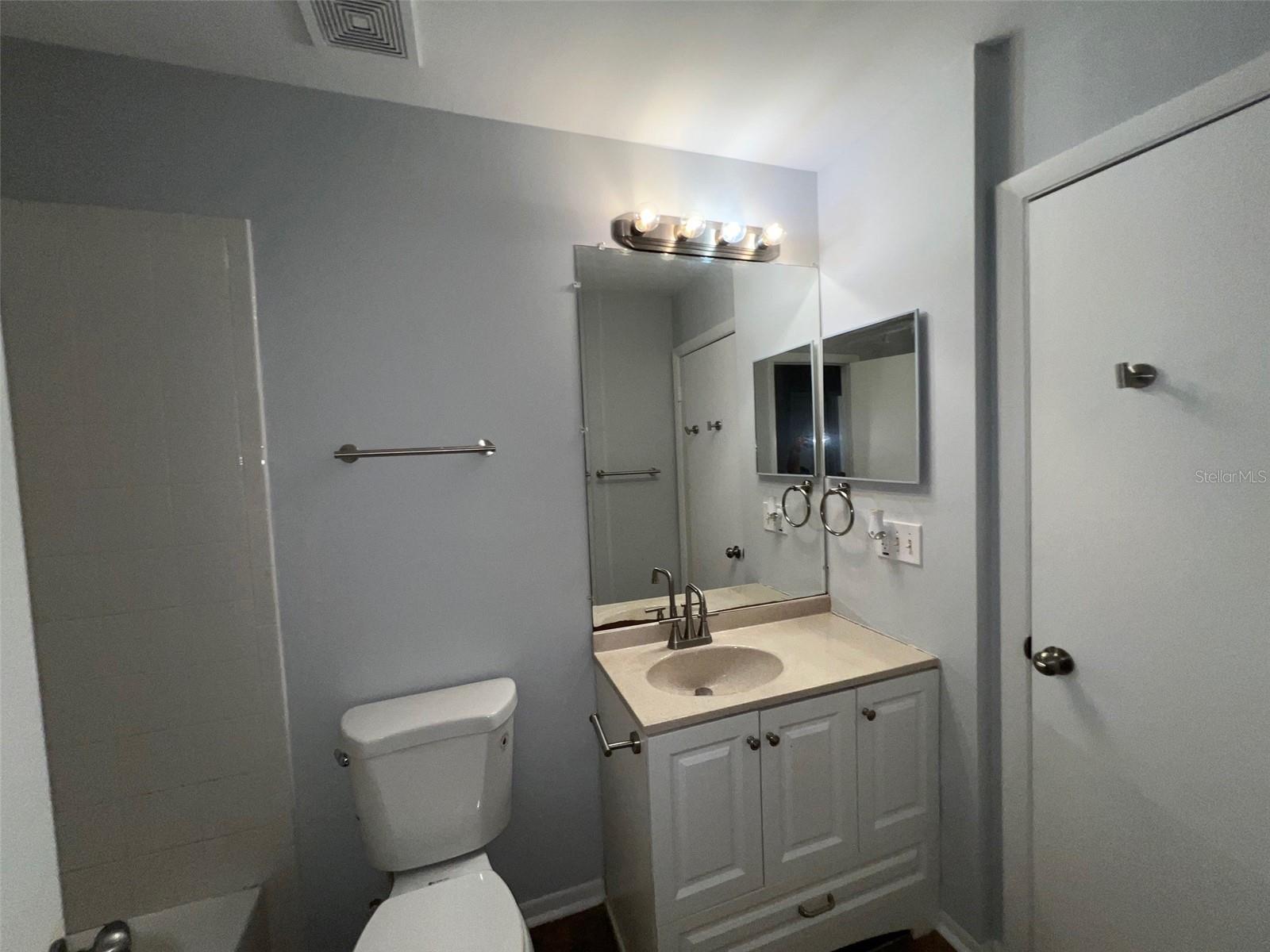 Listing photo id 5 for 14667 Pine Glen Creek 14667