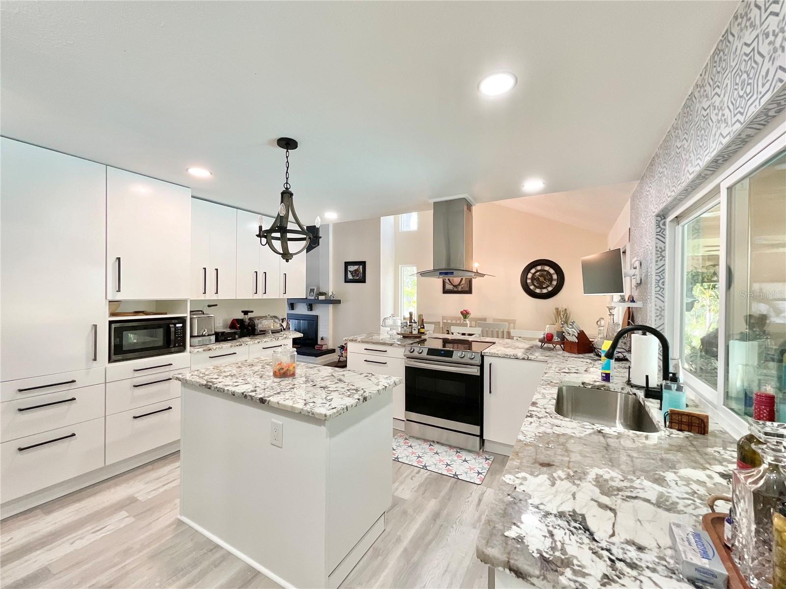 Image 11 of 72 For 1330 Belcher Drive