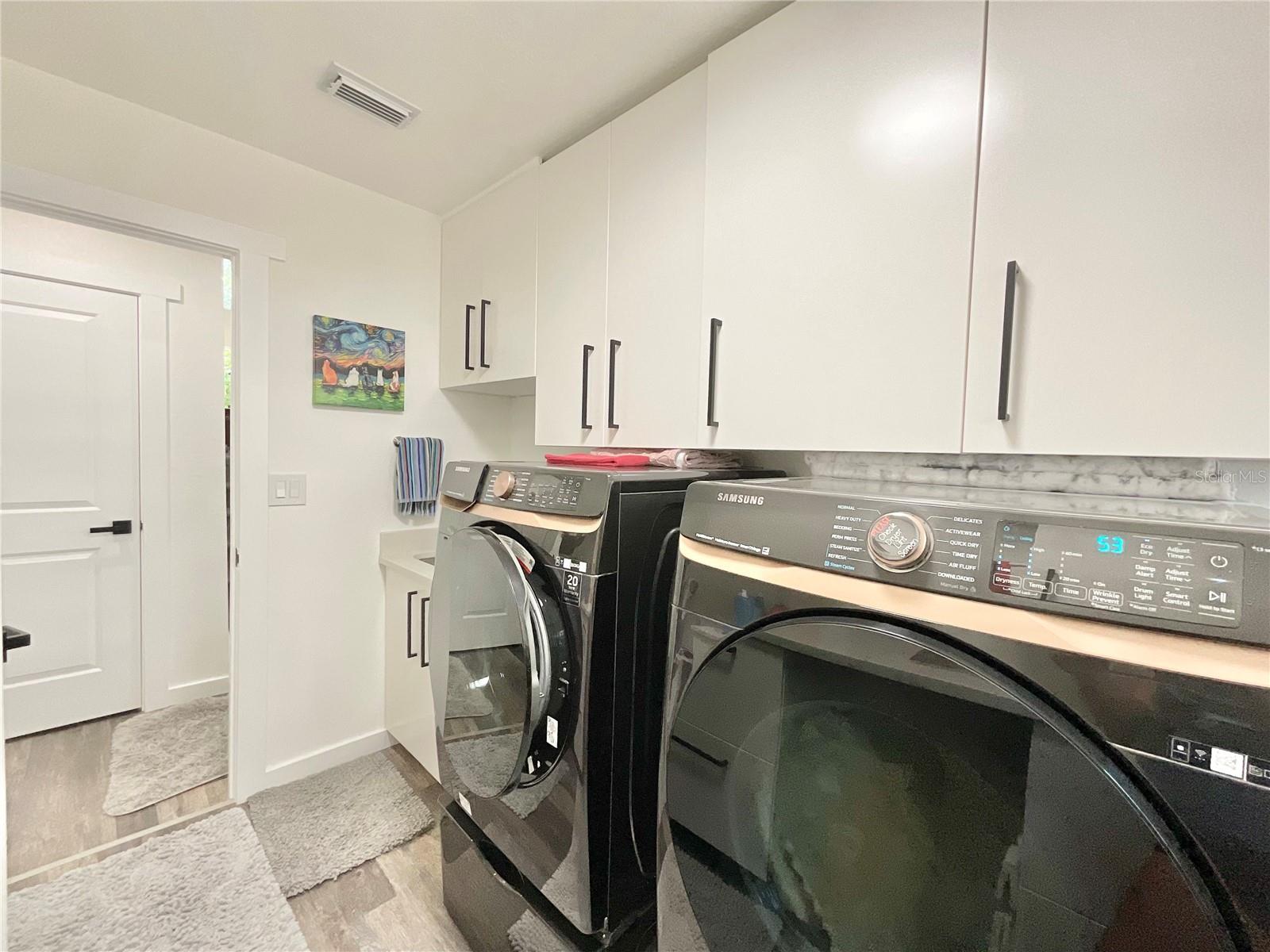 Image 20 of 72 For 1330 Belcher Drive