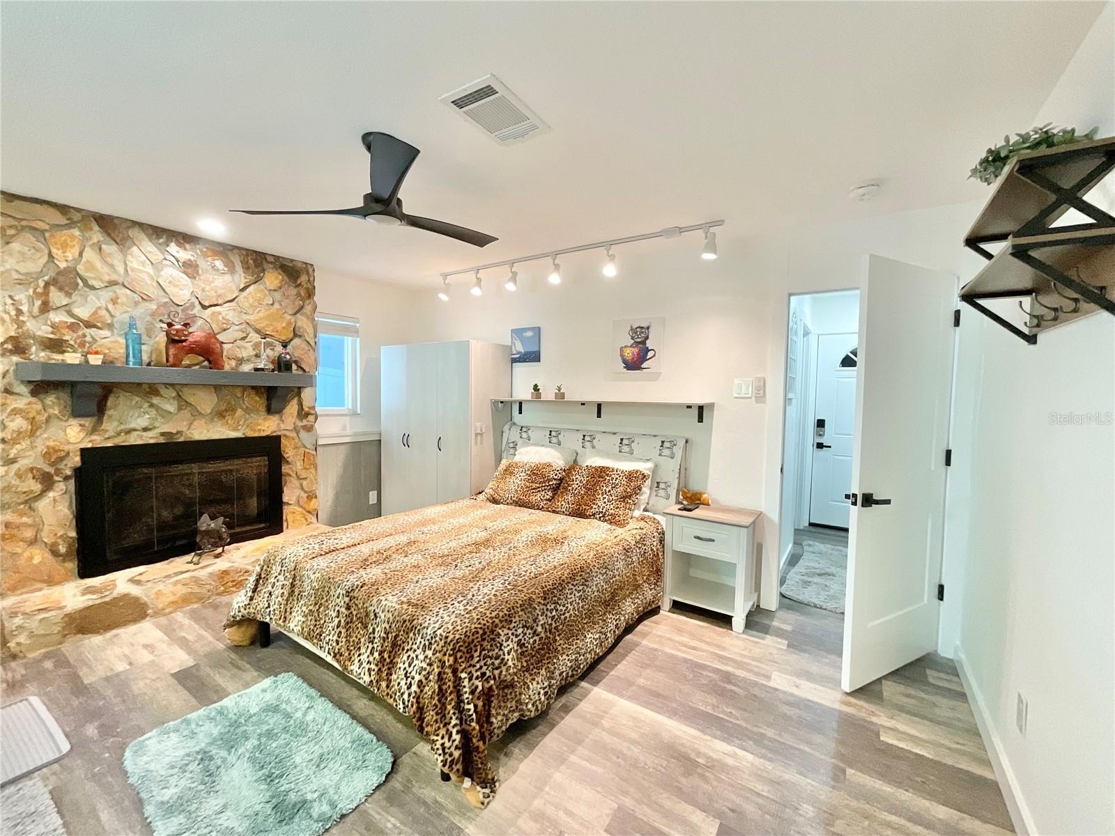 Image 21 of 72 For 1330 Belcher Drive