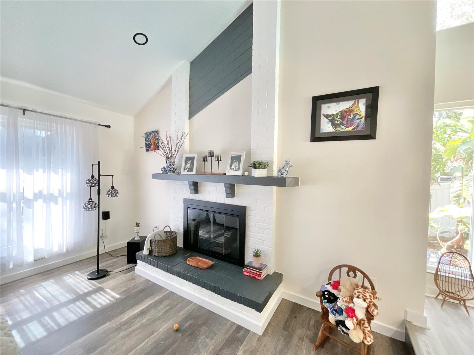 Image 6 of 72 For 1330 Belcher Drive