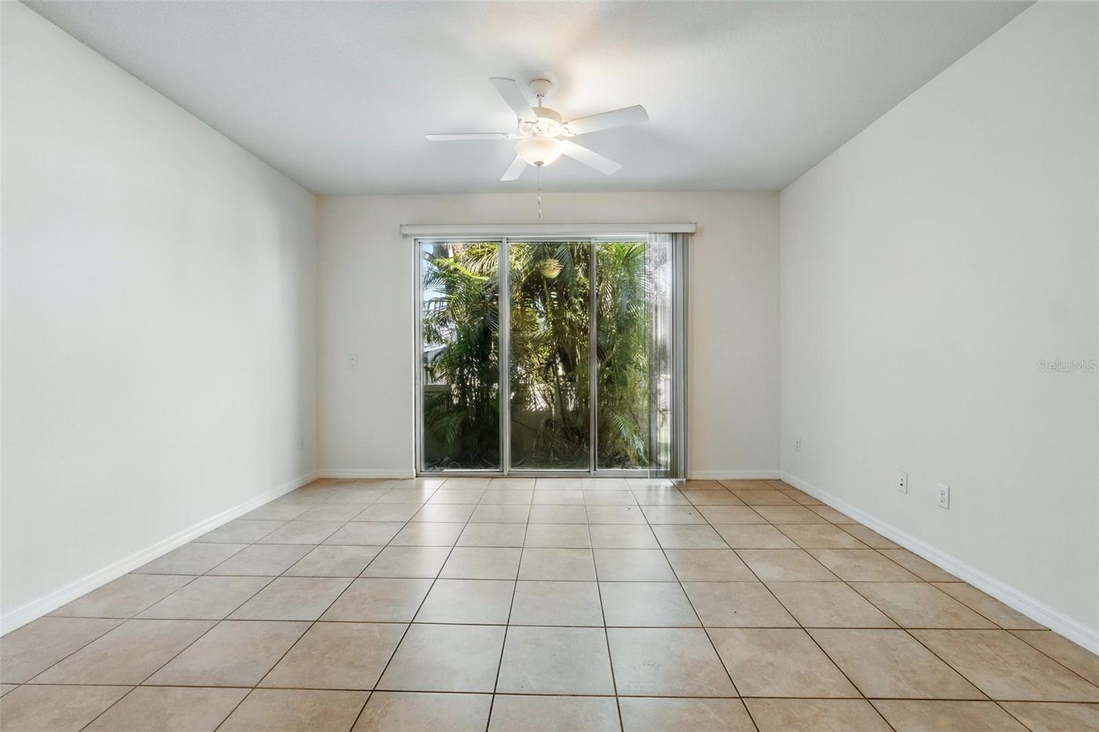 Listing photo id 10 for 5024 Sylvester Loop