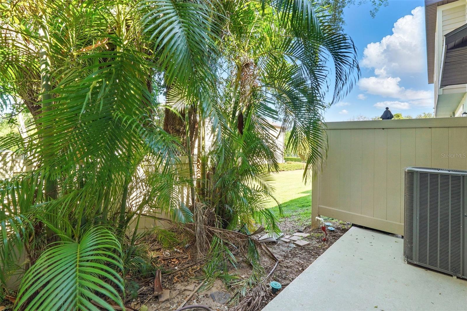 Listing photo id 24 for 5024 Sylvester Loop
