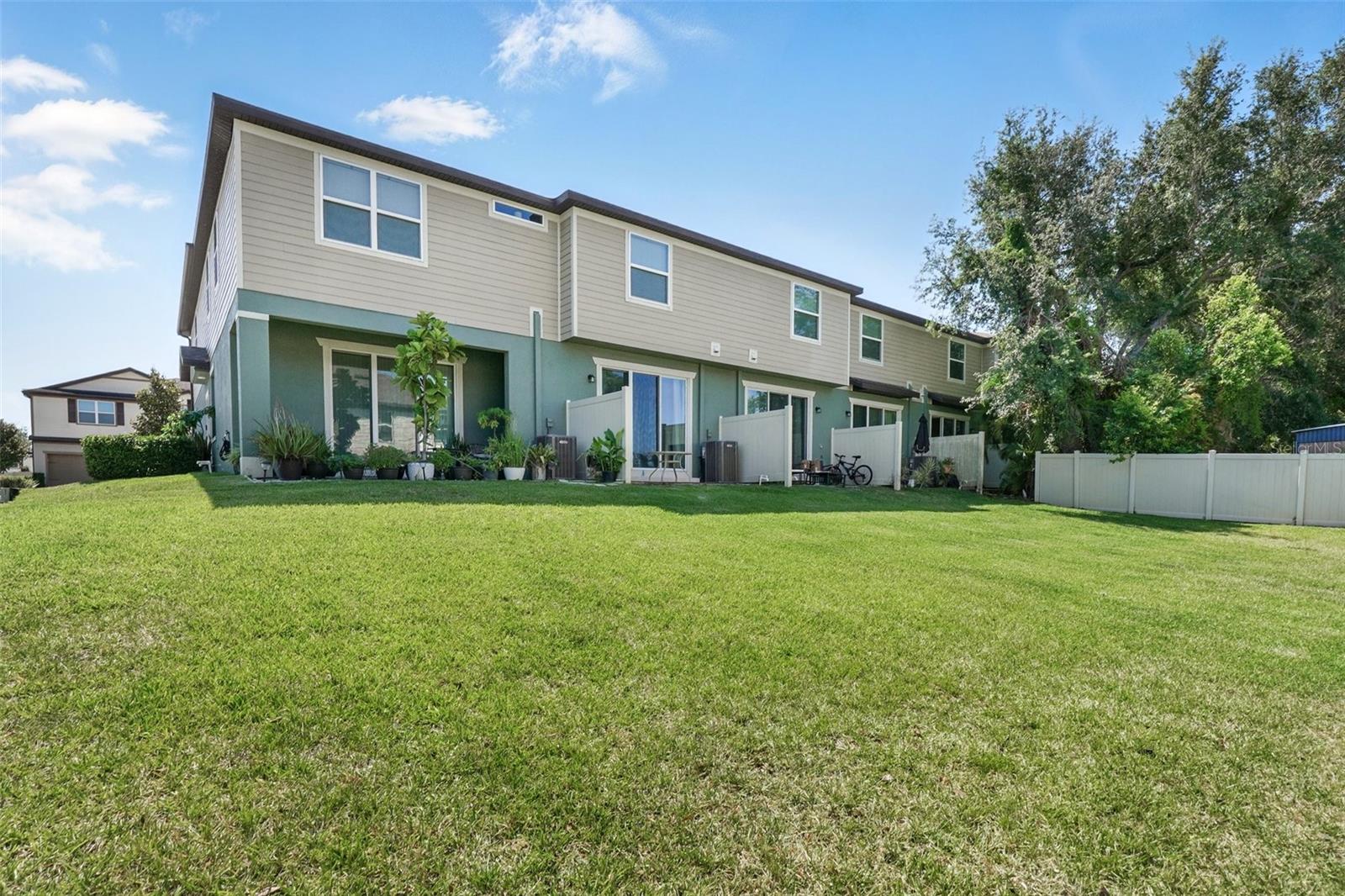 Listing photo id 26 for 5024 Sylvester Loop