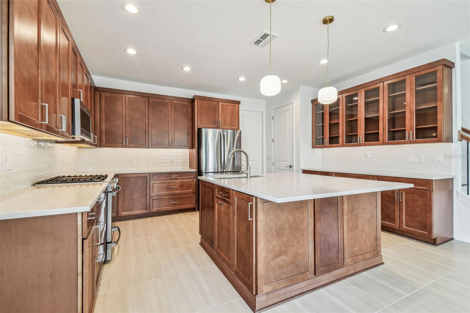 Image 15 of 41 For 511 Roanoke Street