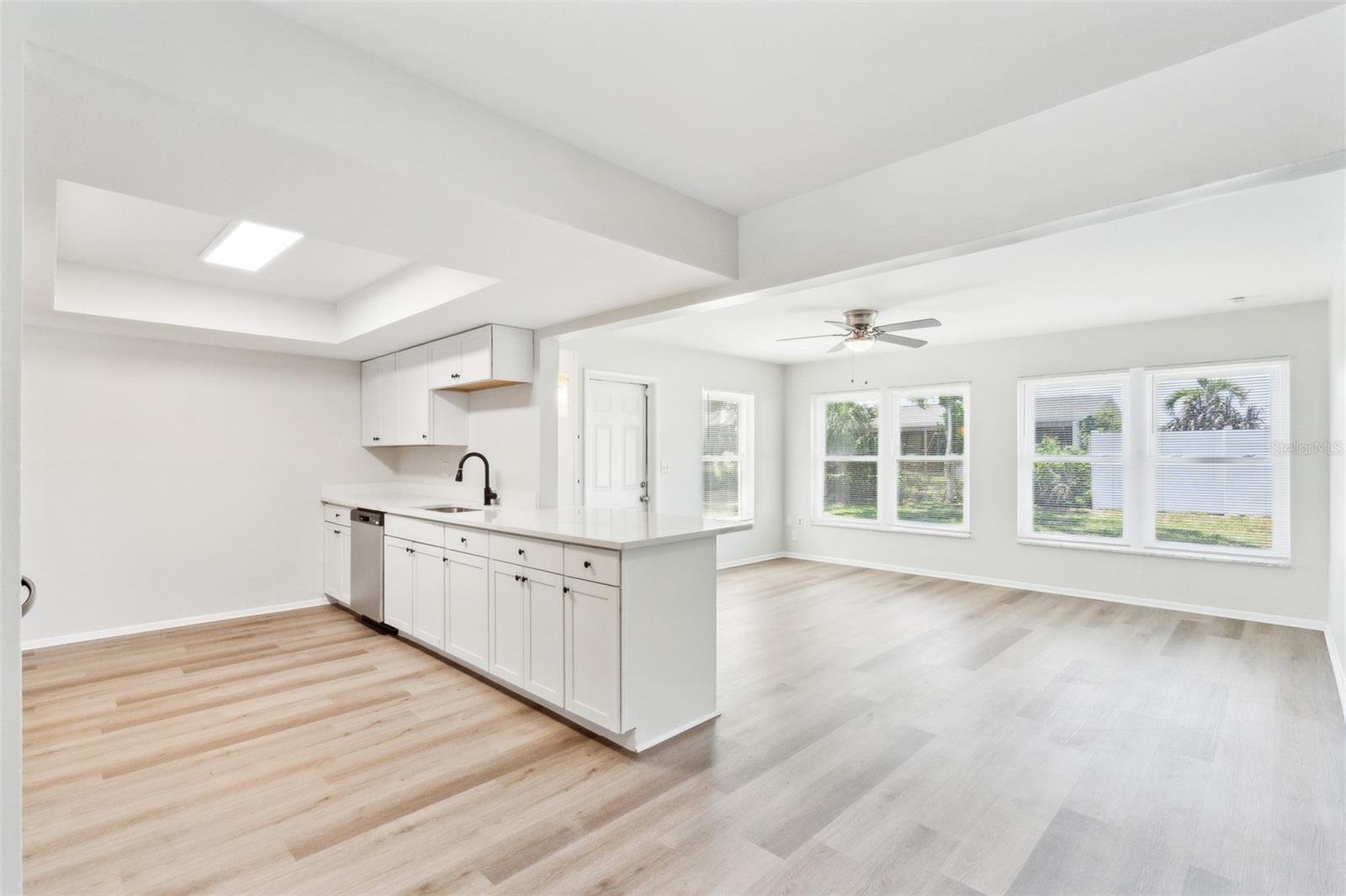 Image 2 of 21 For 315 Dorchester Drive