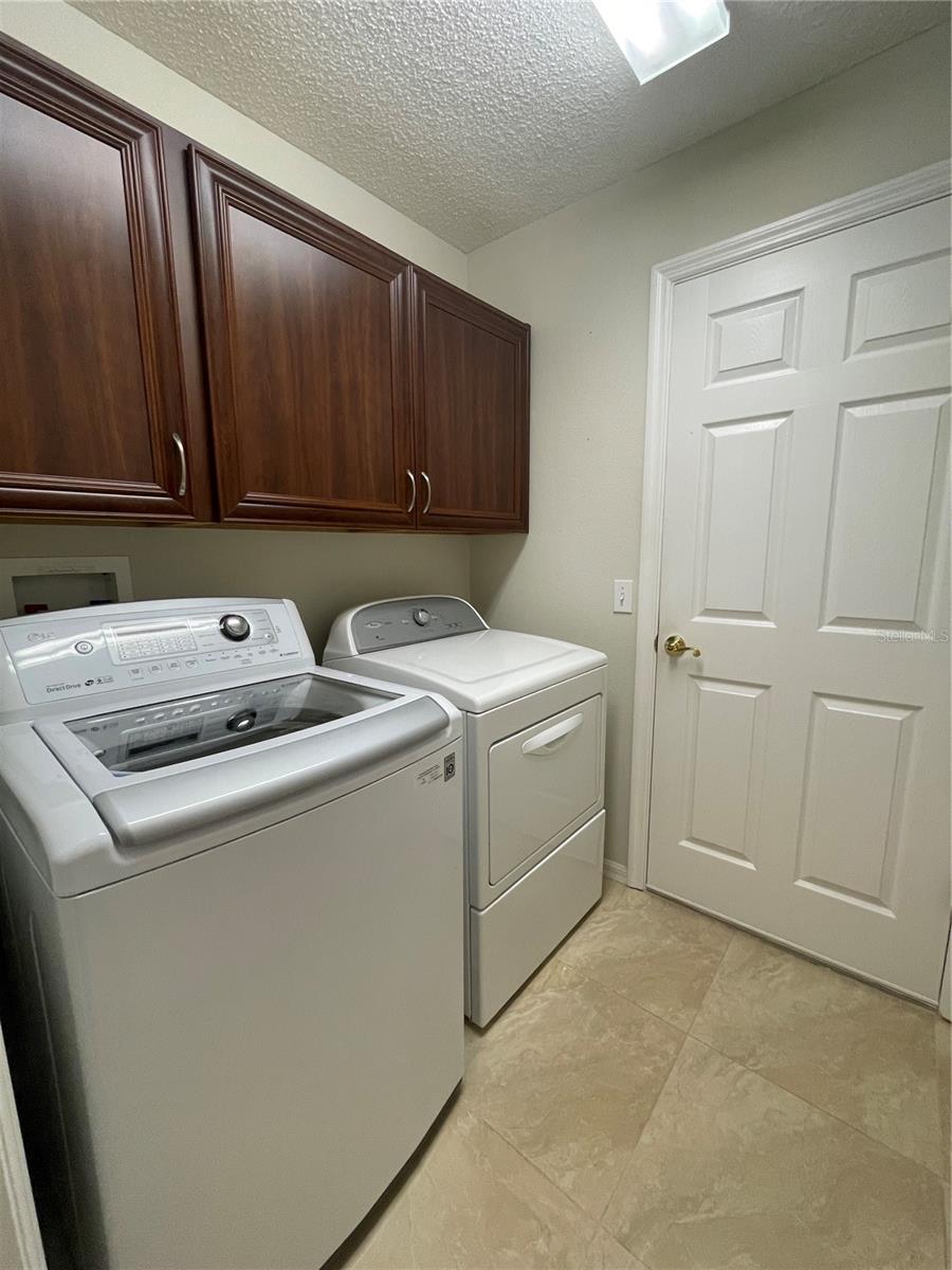 Image 17 of 31 For 11240 Hollander Ave