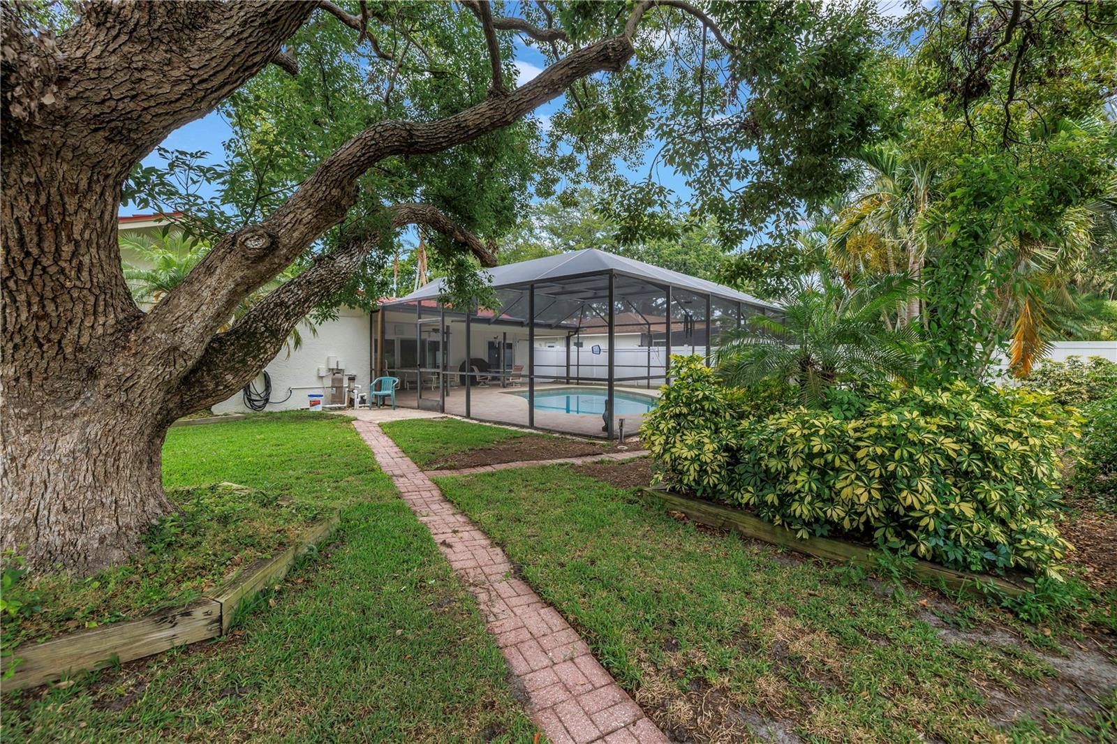Image 21 of 28 For 9674 104th Avenue