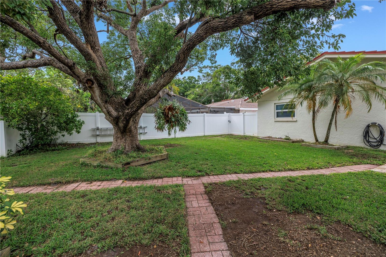 Image 22 of 28 For 9674 104th Avenue