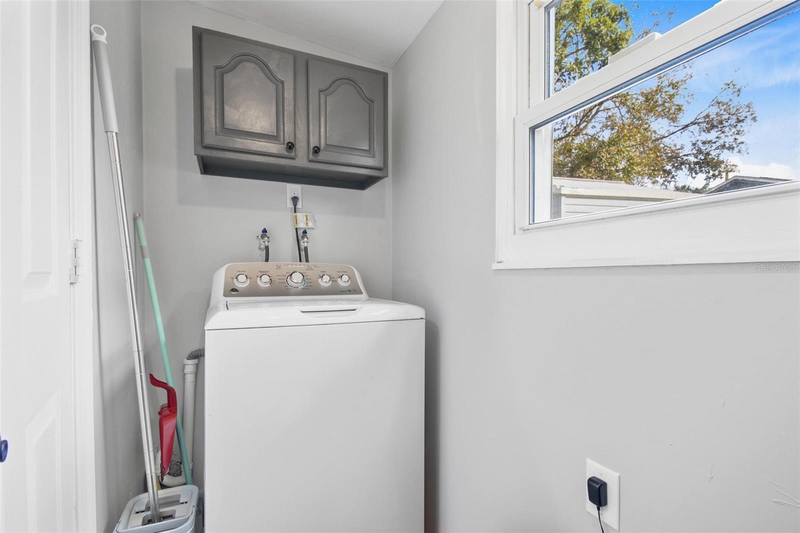 Image 23 of 25 For 6849 13 Th Street N