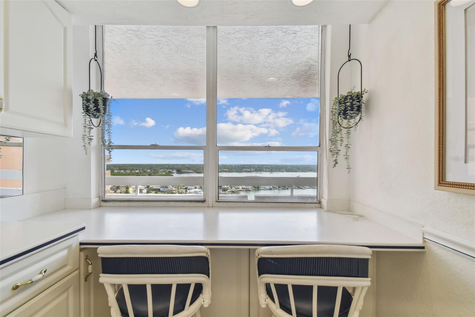Image 16 of 51 For 17900 Gulf Boulevard 16c