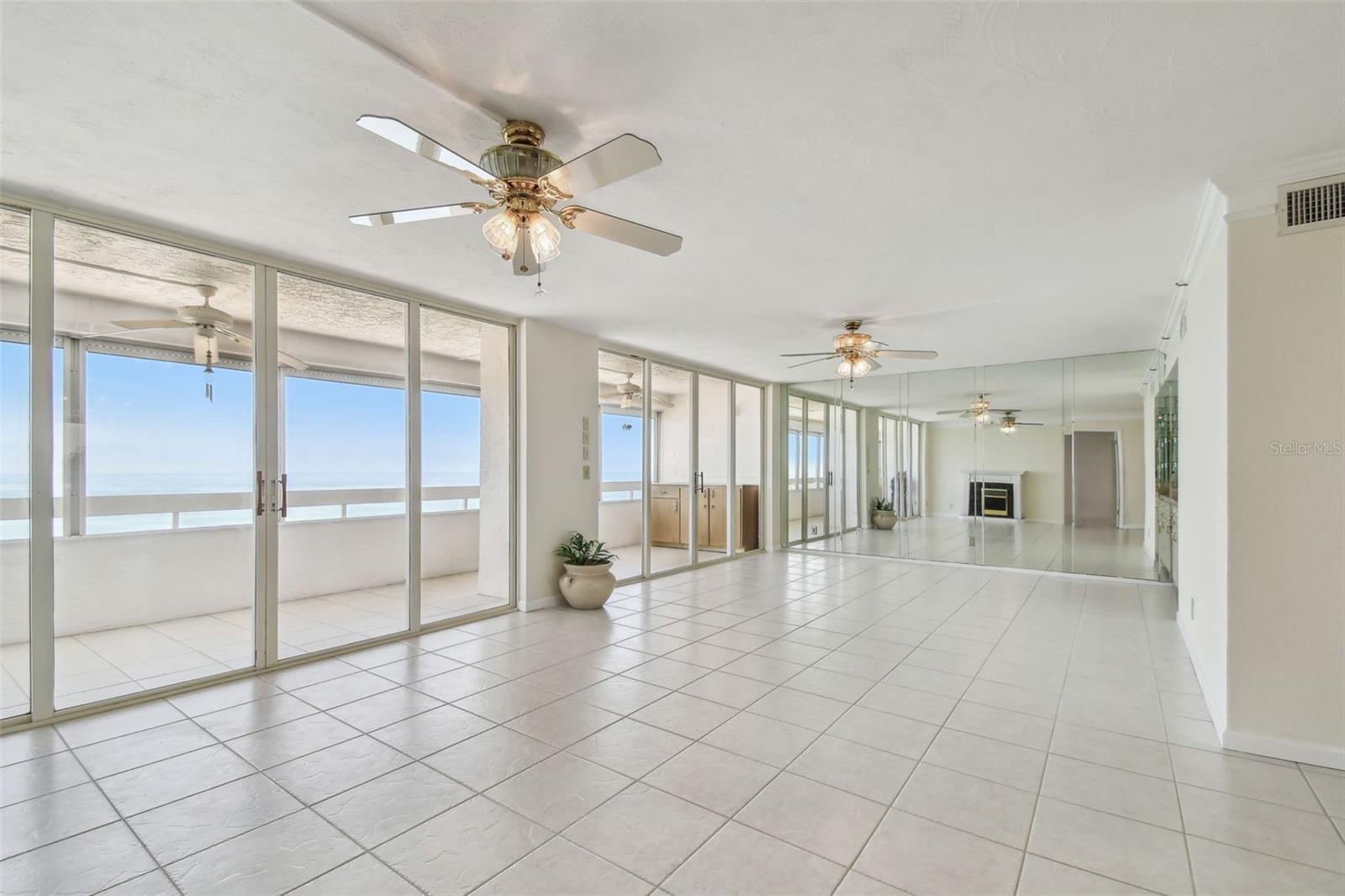 Image 22 of 51 For 17900 Gulf Boulevard 16c