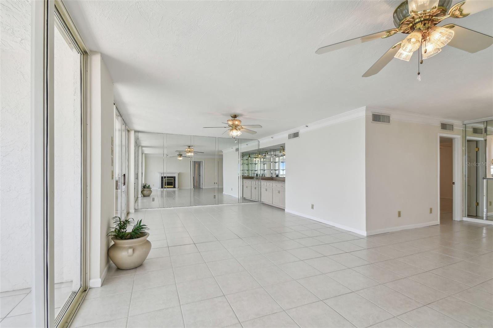 Image 23 of 51 For 17900 Gulf Boulevard 16c