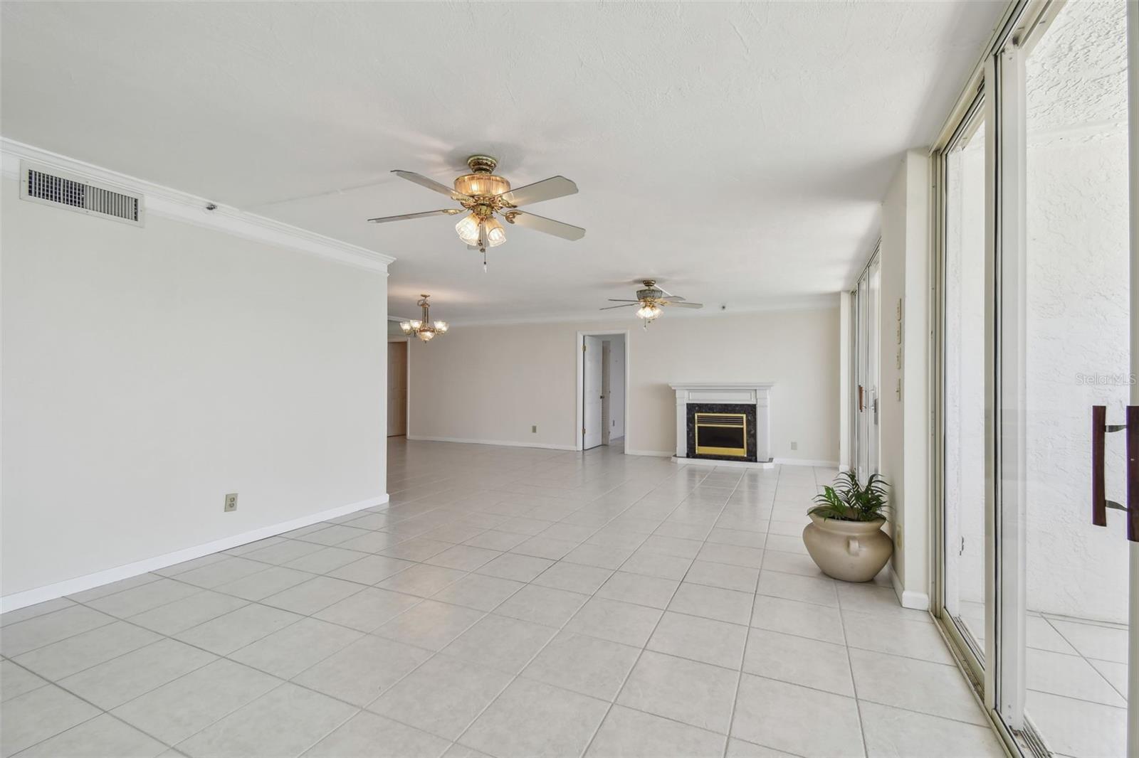 Image 25 of 51 For 17900 Gulf Boulevard 16c