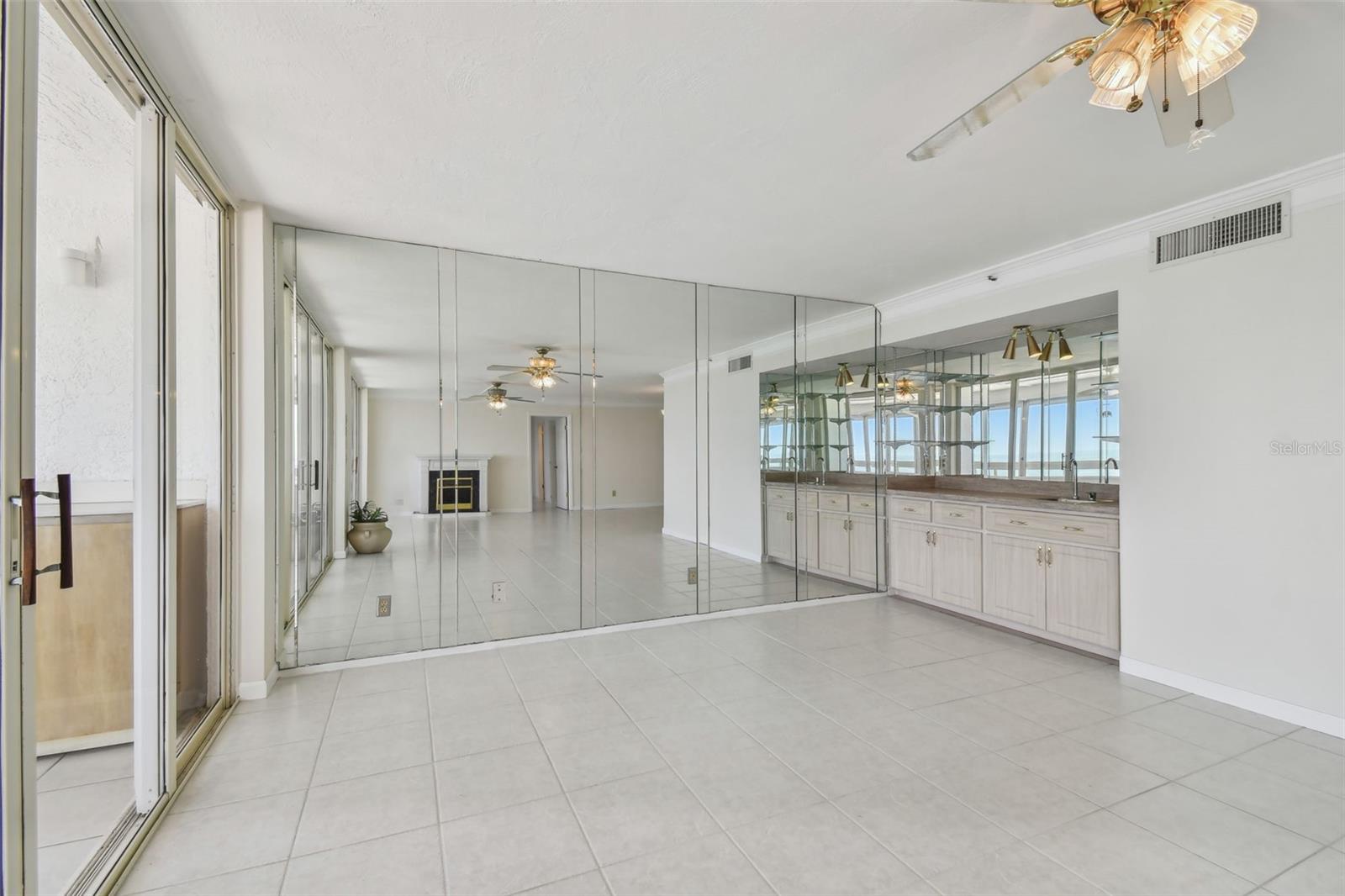 Image 26 of 51 For 17900 Gulf Boulevard 16c