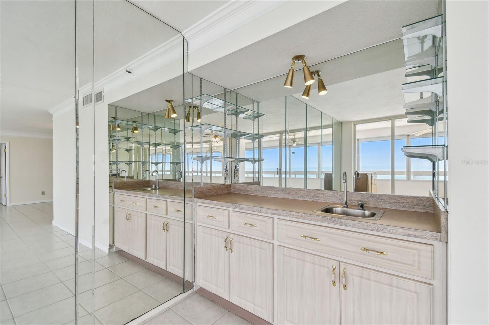 Image 27 of 51 For 17900 Gulf Boulevard 16c