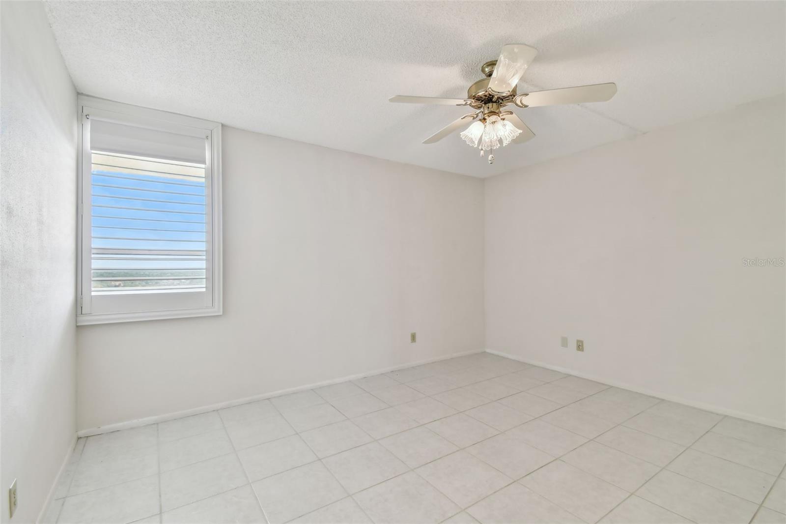Image 32 of 51 For 17900 Gulf Boulevard 16c