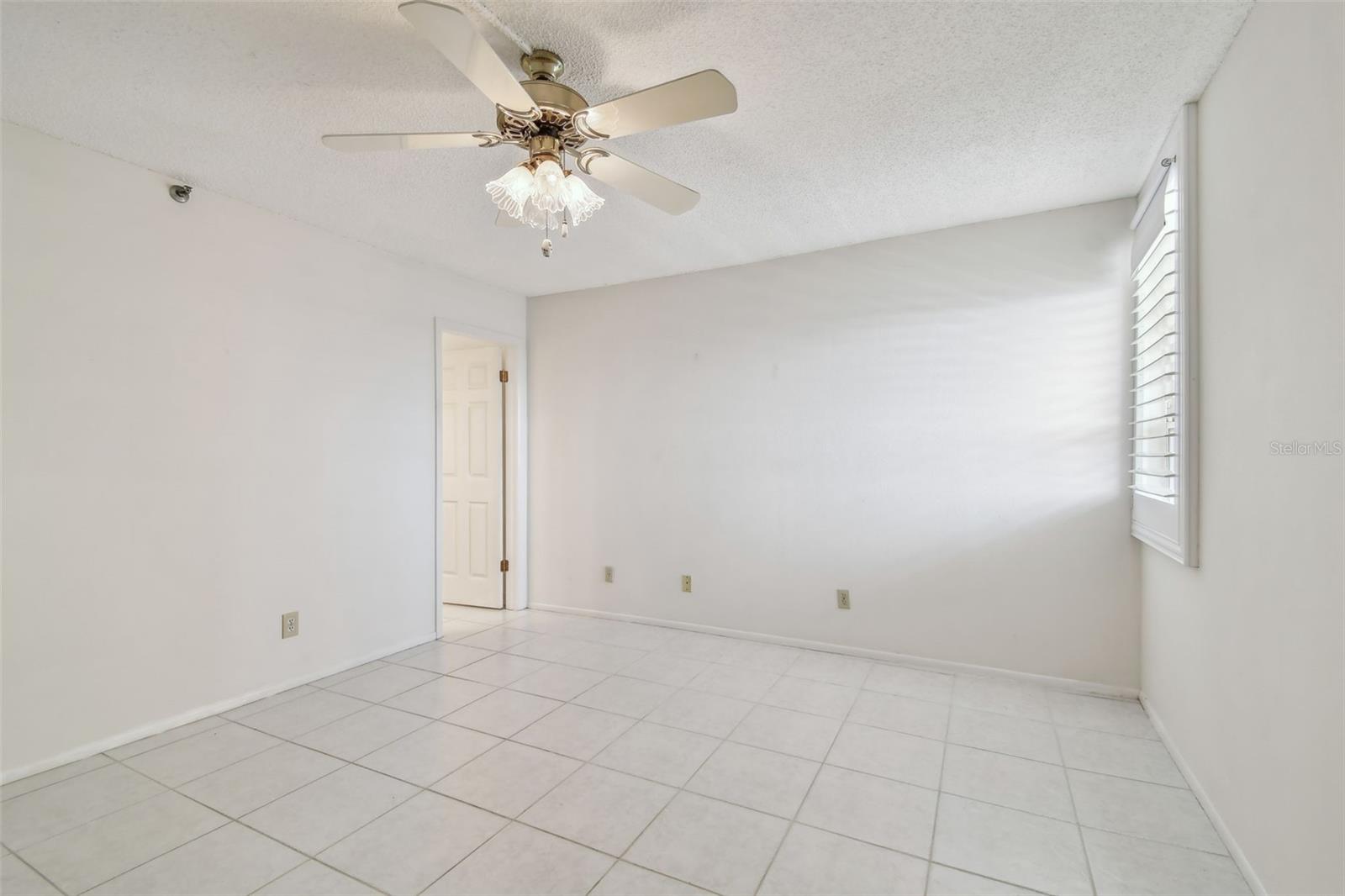 Image 33 of 51 For 17900 Gulf Boulevard 16c