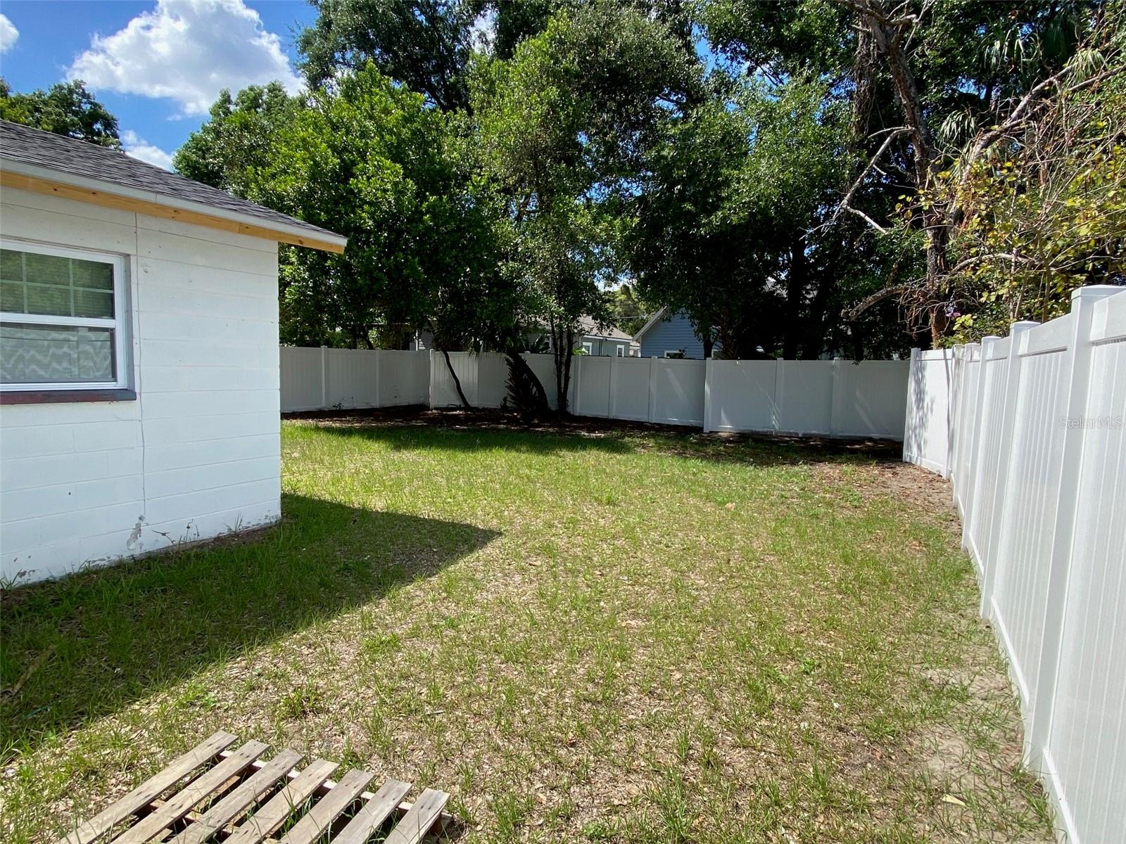 Image 3 of 15 For 1810 Osborne Avenue