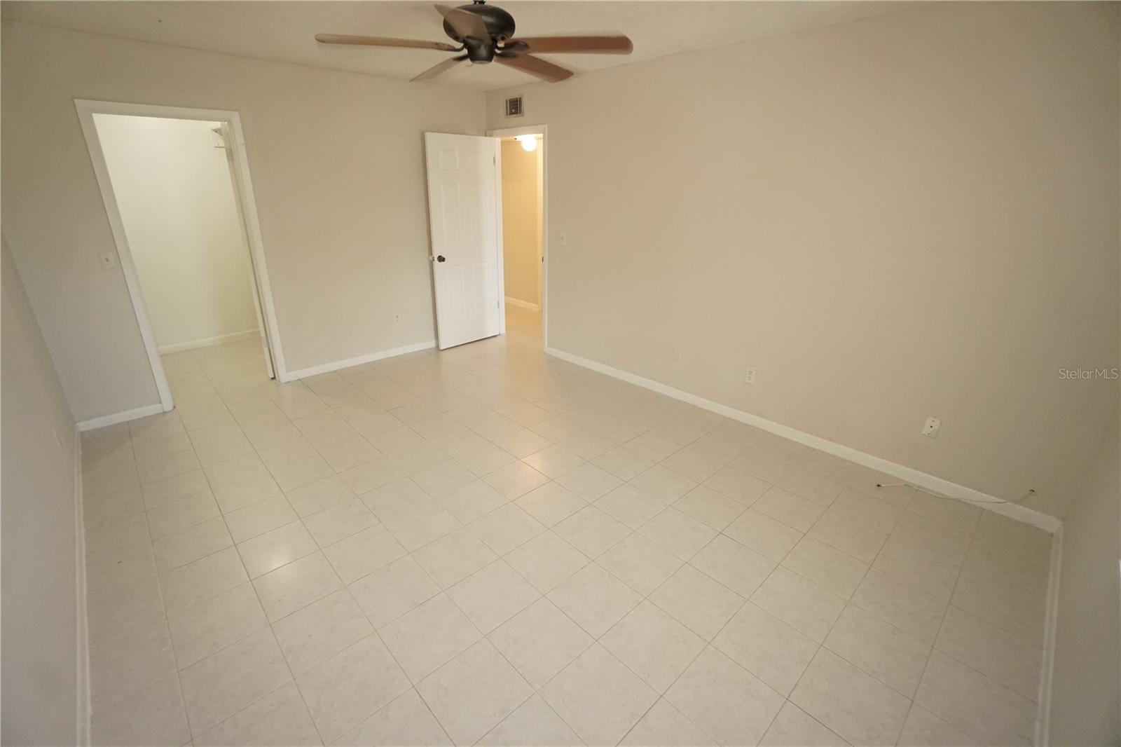 Image 10 of 22 For 9203 Tudor Drive N201