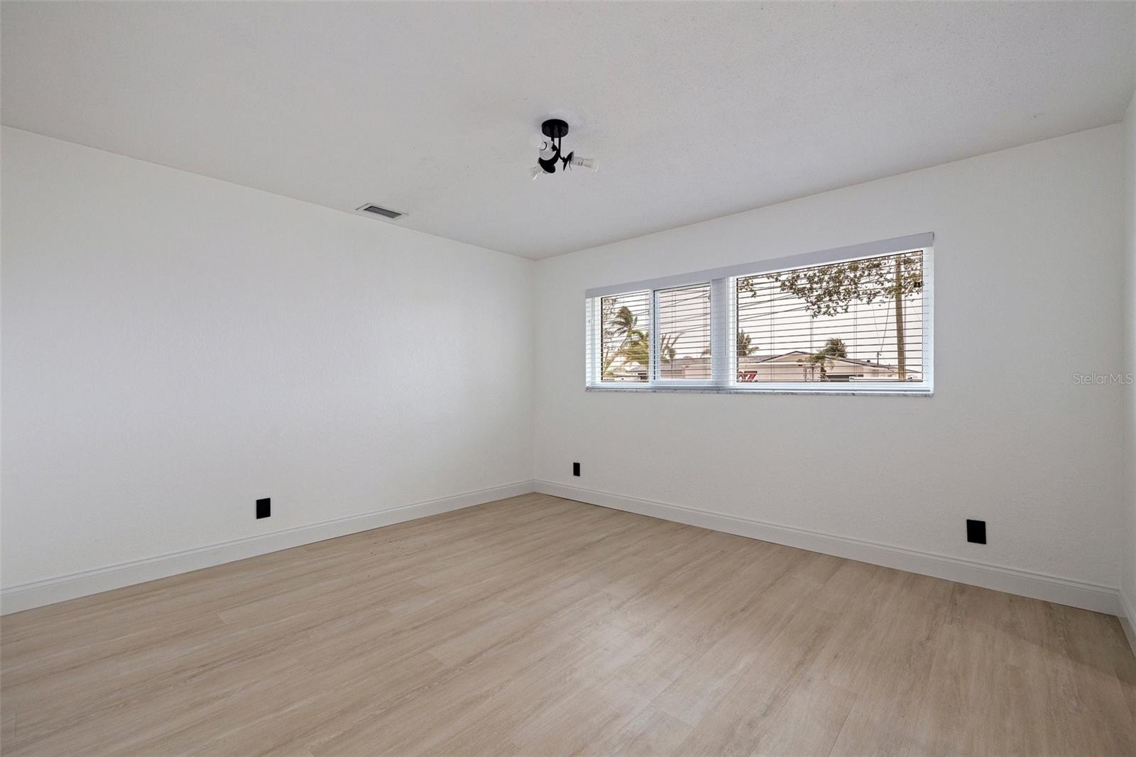 Image 23 of 44 For 8296 33rd Avenue N