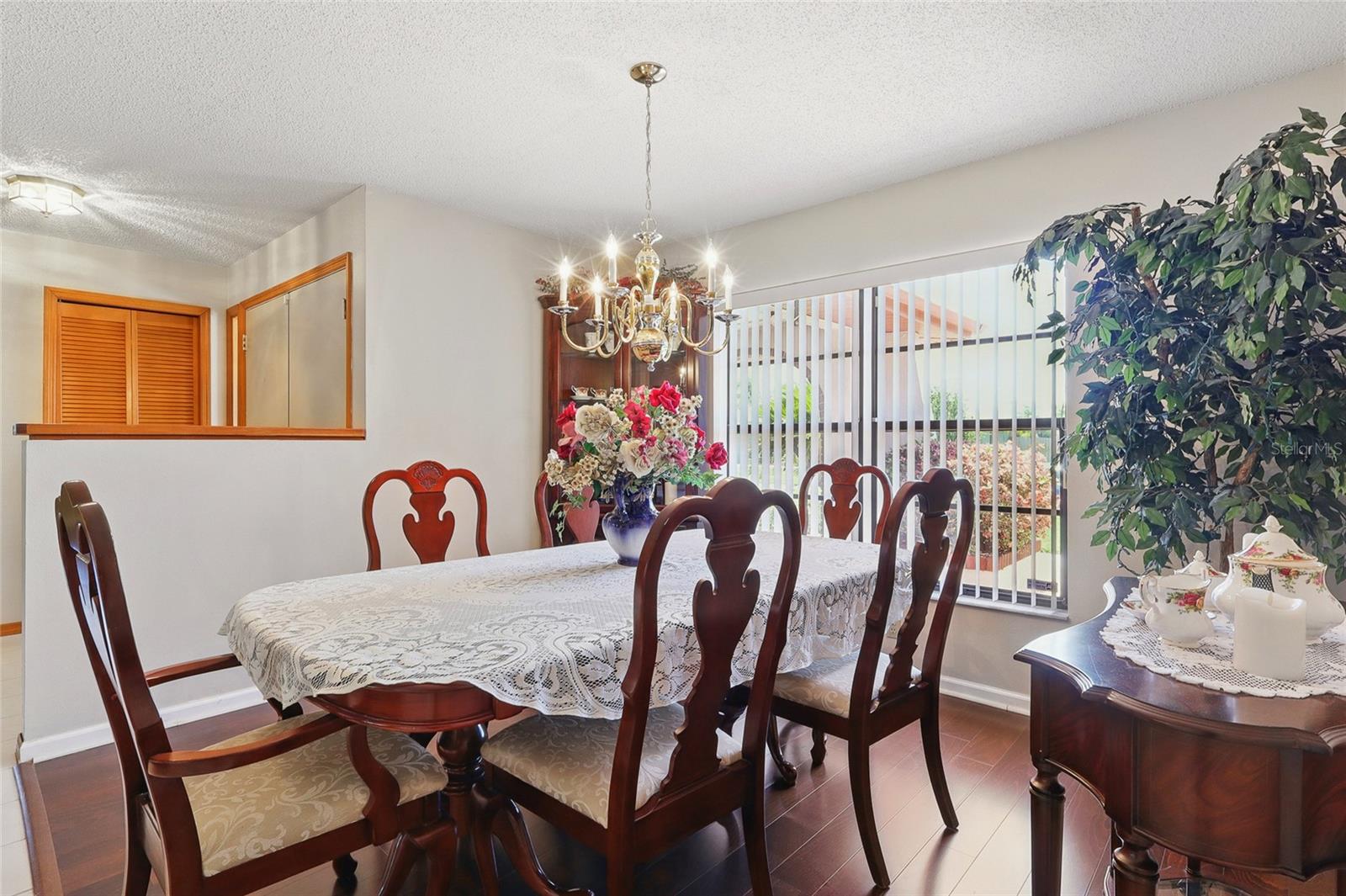 Image 10 of 35 For 14168 Fennsbury Drive
