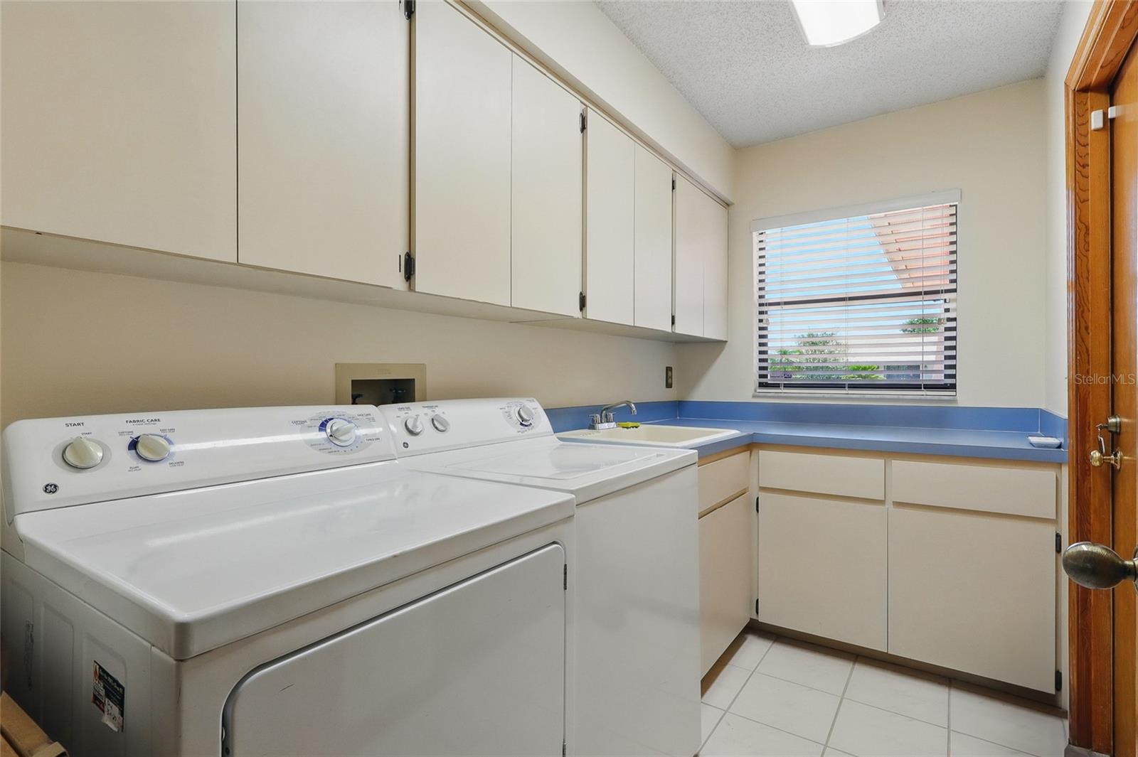 Image 11 of 35 For 14168 Fennsbury Drive