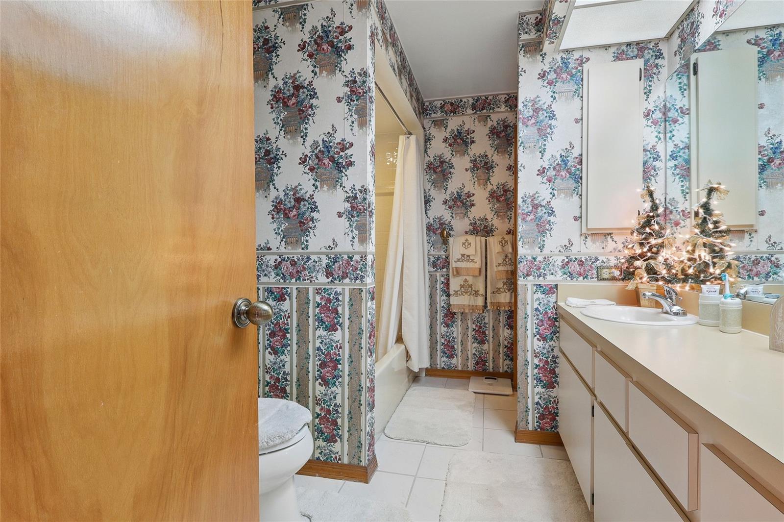Image 12 of 35 For 14168 Fennsbury Drive
