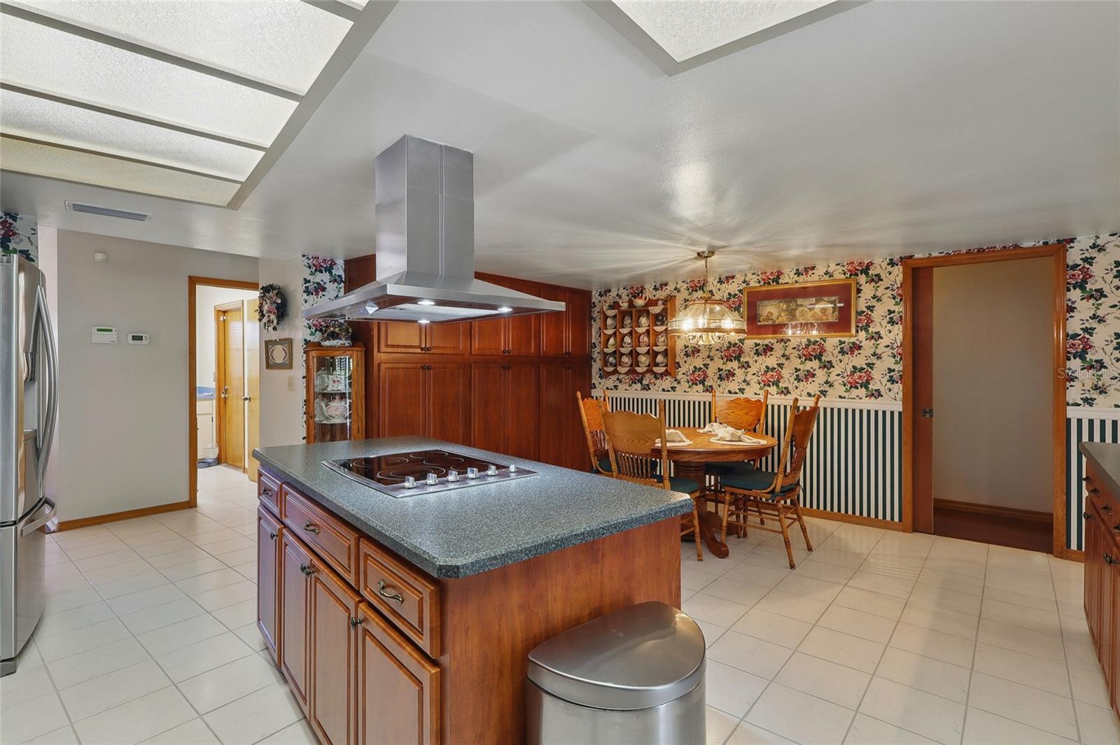 Image 22 of 35 For 14168 Fennsbury Drive