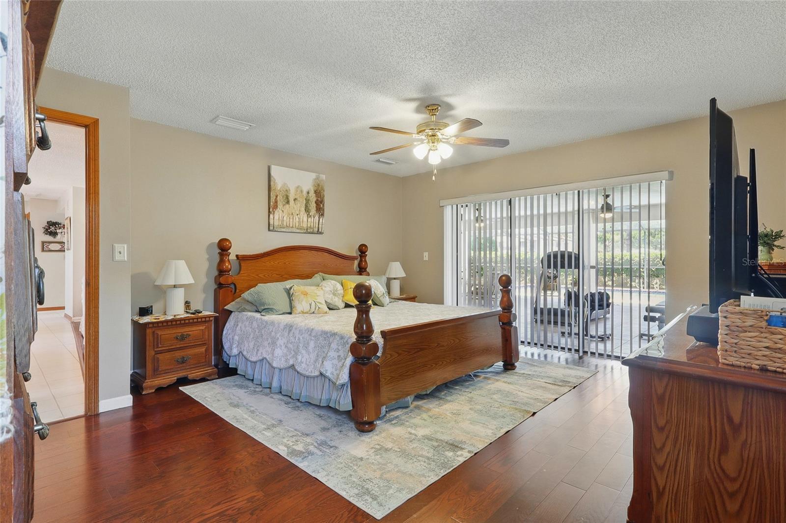 Image 24 of 35 For 14168 Fennsbury Drive